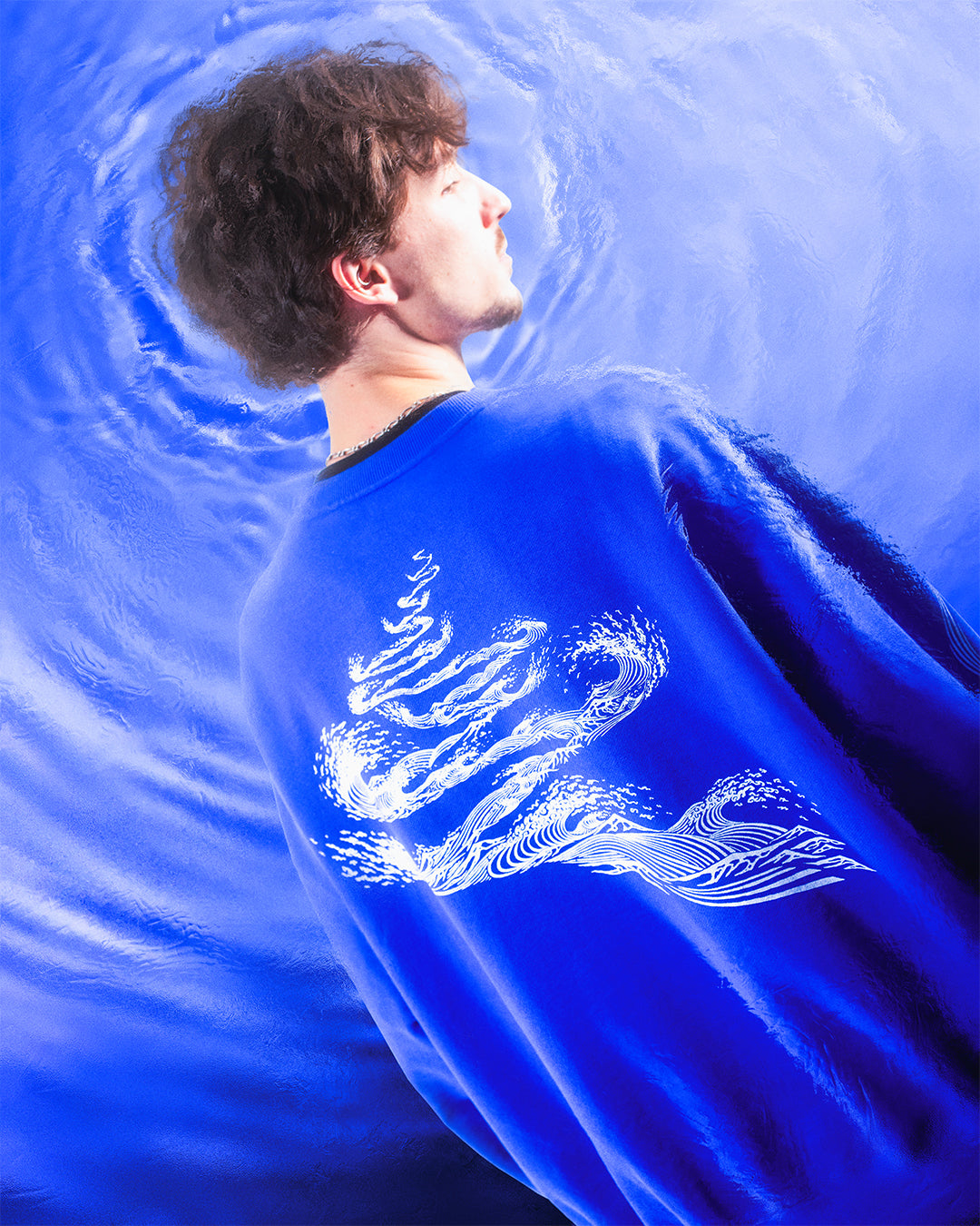 Sweat Danse de l'eau Outremer Quelque Part